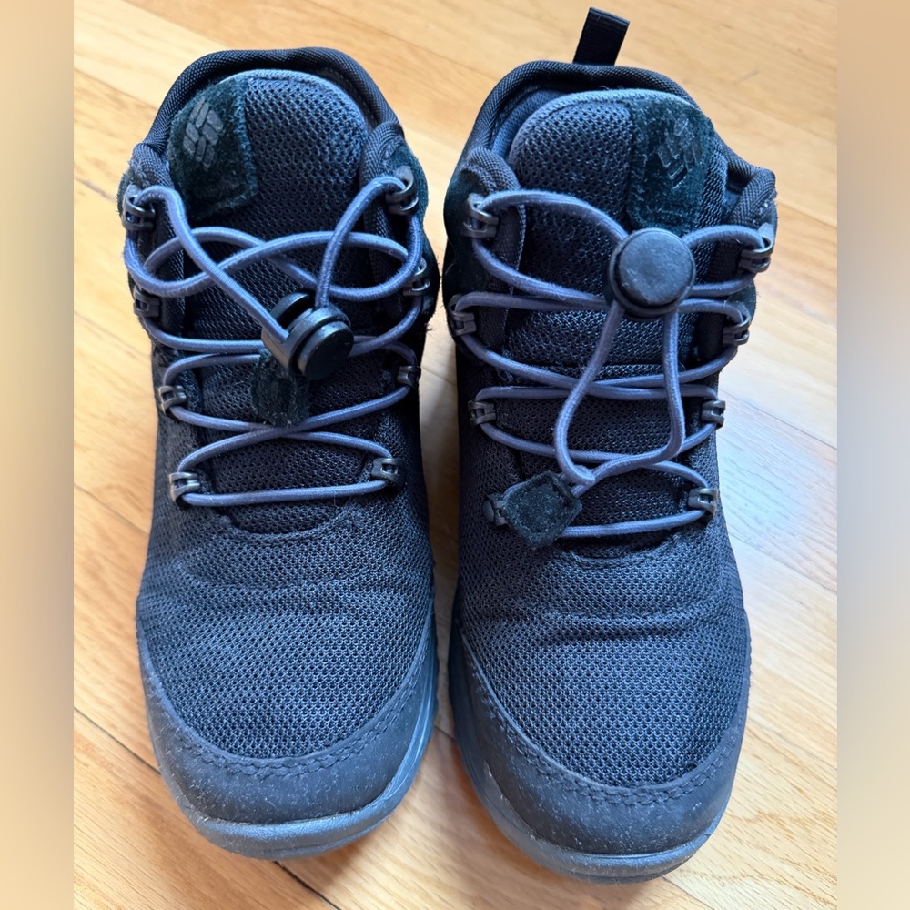 Winter boots from Columbia size 2 kids
